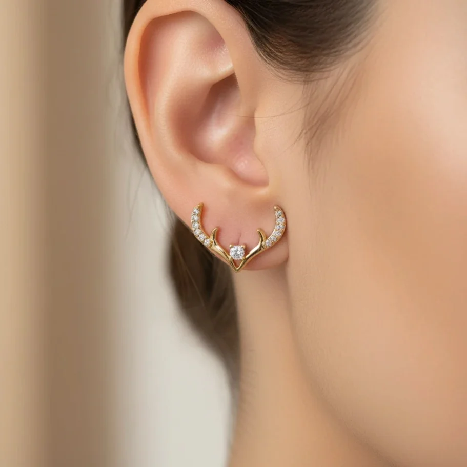 گوشواره زنانه ژوپینگ مدل سروینا طرح شاخ گوزن با نگین درخشان