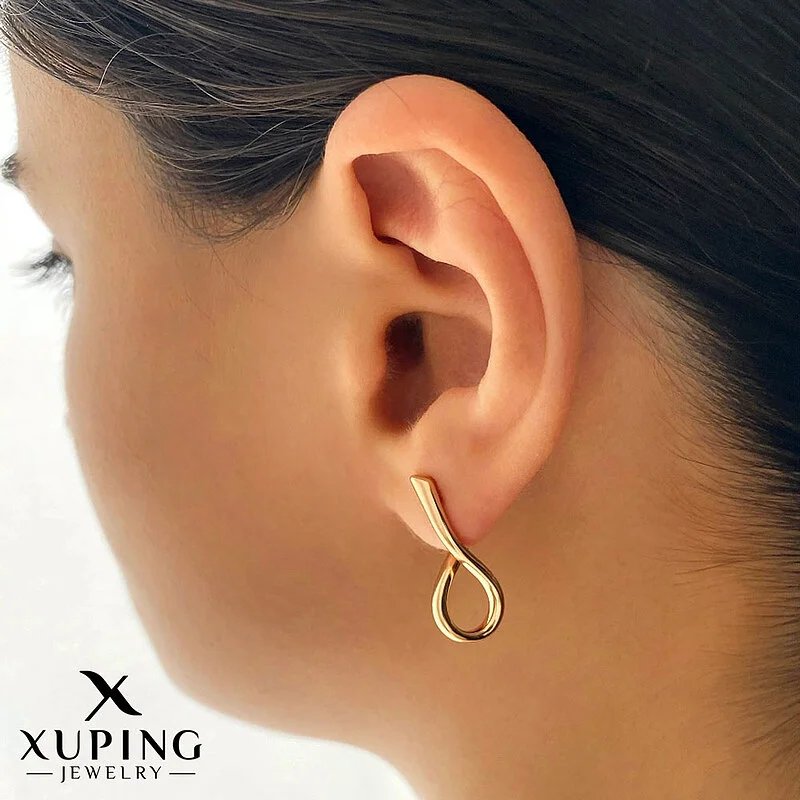 گوشواره مینیمال با طرح دفرمه و آبکاری طلایی ژوپینگ