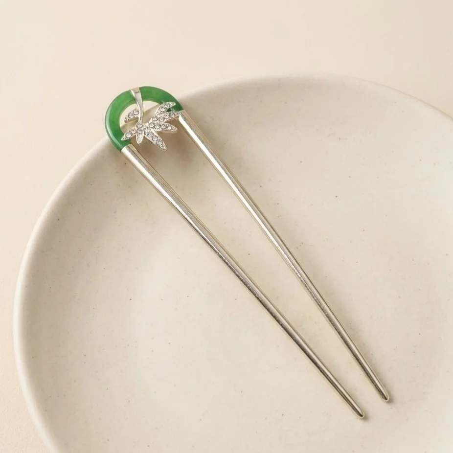 کانزاشی مو زنانه فلزی مدل جادِوین طرح سنجاقک کریستالی با نگین سبز