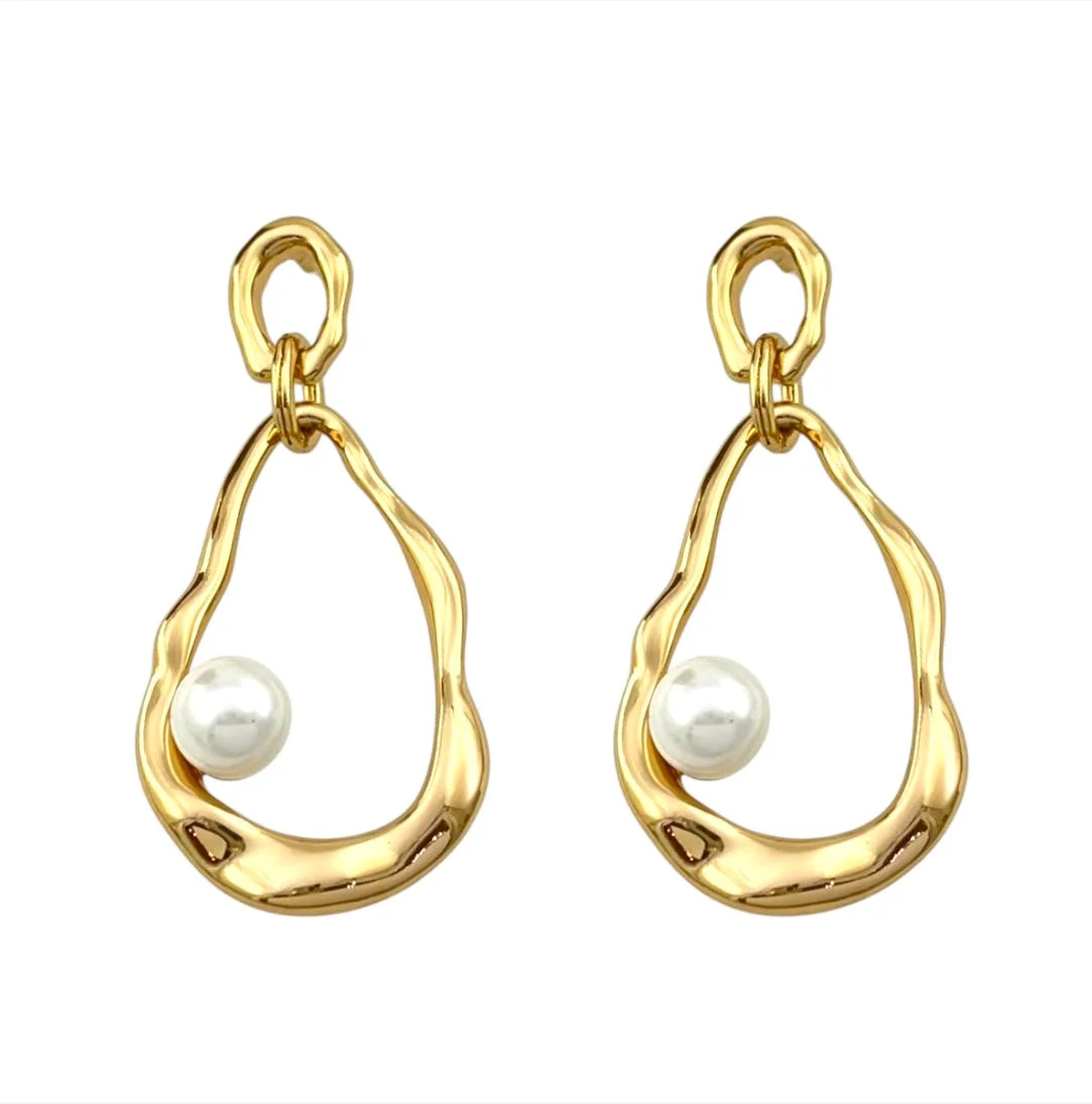 گوشواره زنانه ژوپینگ مدل آیدا طرح قطره‌ای با نگین مروارید و فریم طلایی