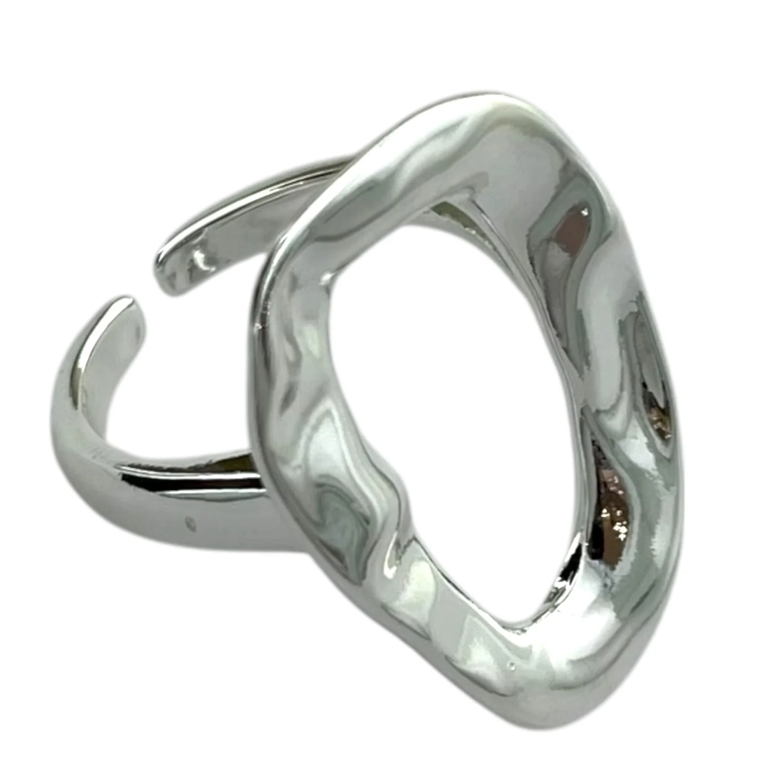 انگشتر زنانه مینیمال با طرح دایرهای، جلوهای از ظرافت مدرن