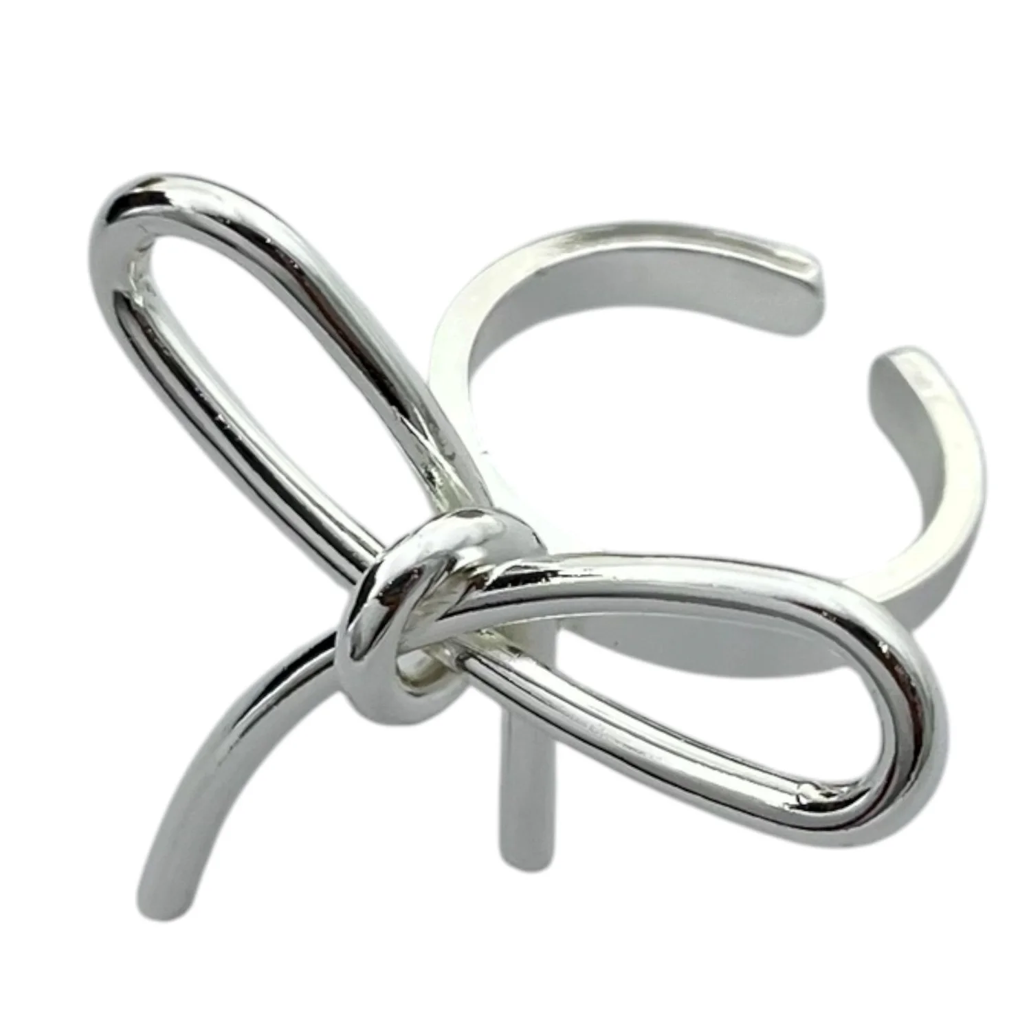 انگشتر زنانه مدل پاپیون ظریف و مینیمال با طراحی مدرن