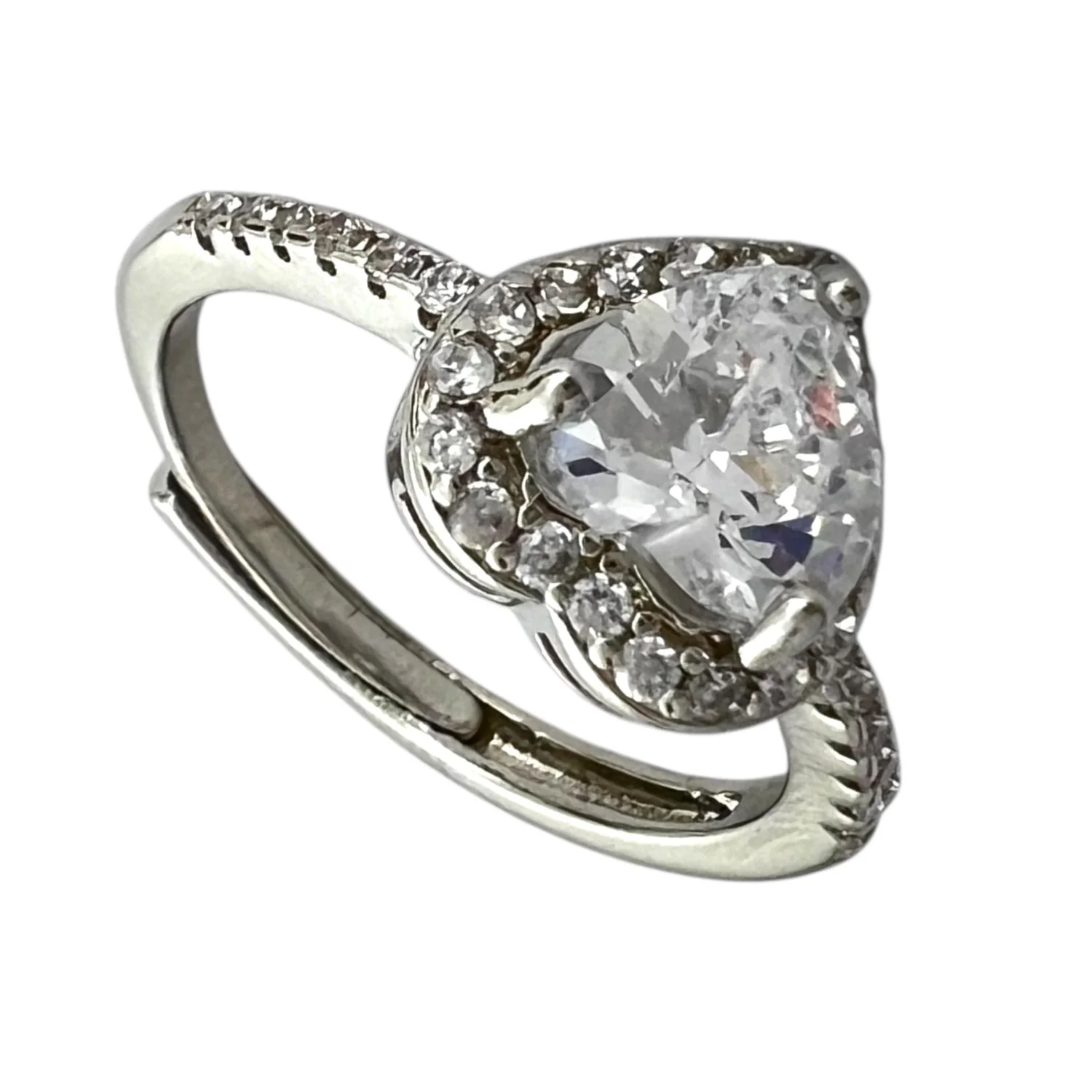 انگشتر زنانه با طرح قلب جواهری نگین دار