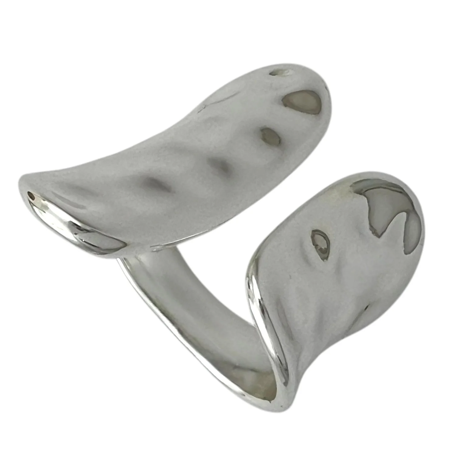 انگشتر زنانه با طرح مینیمال و روکش نقره ای درخشان