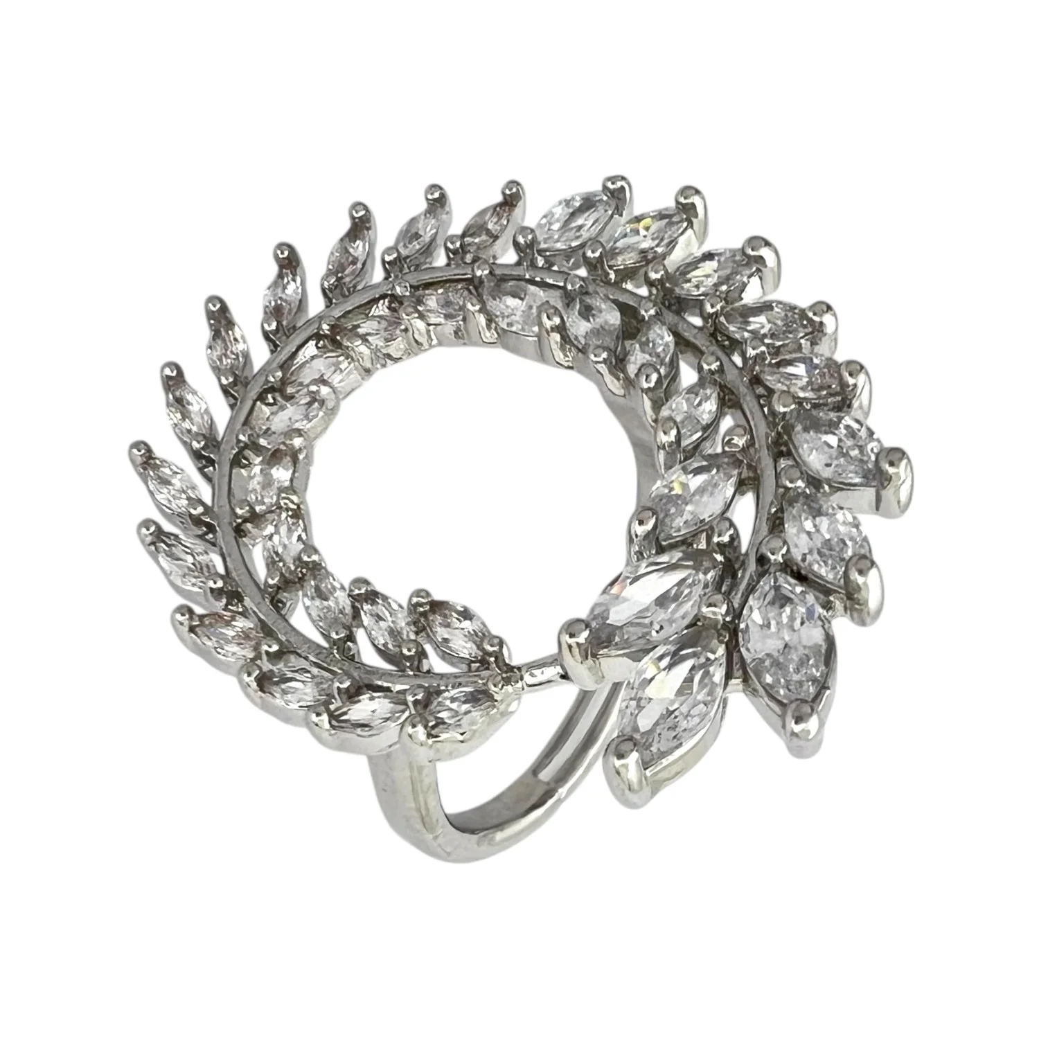 انگشتر زنانه طرح گندمی مدل جواهری، با درخشش خیره کننده