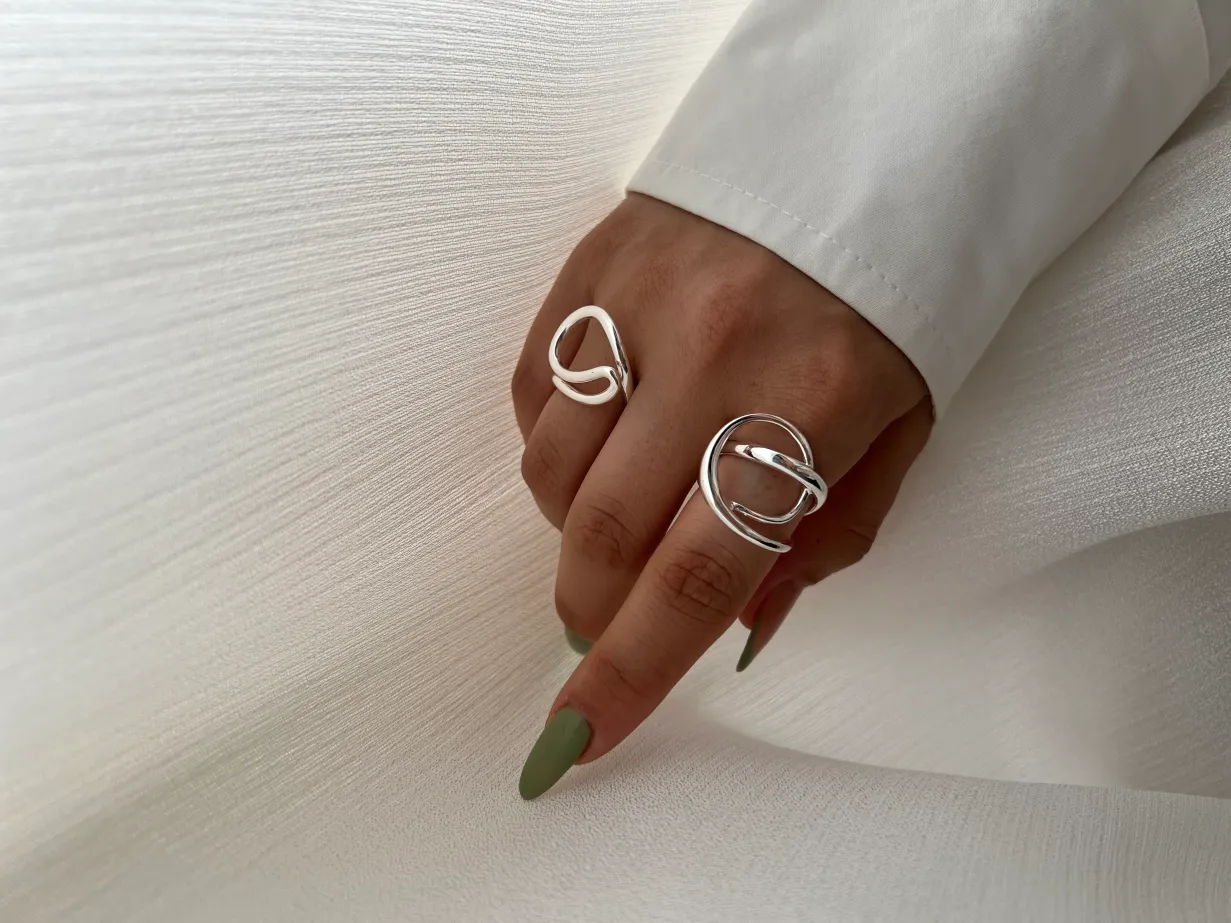 انگشتر مینیمال با طراحی مدرن و خاص