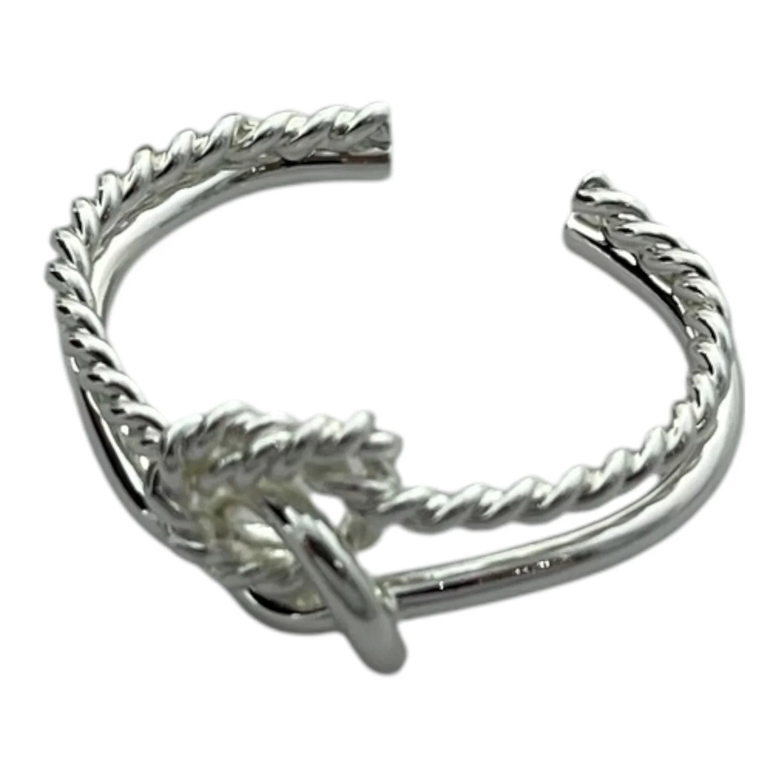 انگشتر زنانه مینیمال طرح گره، ظرافت در عین سادگی