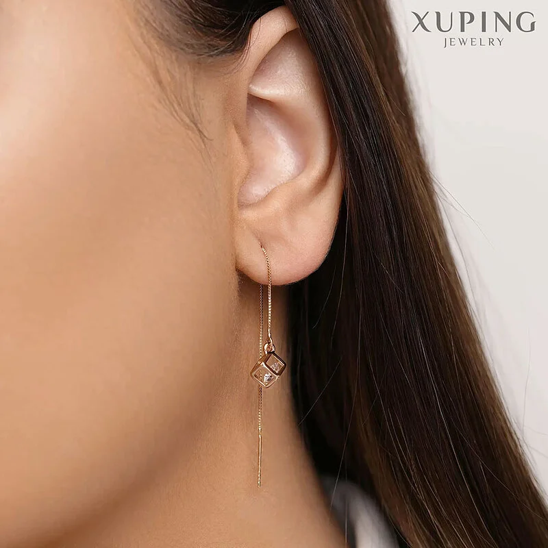 گوشواره بخیه ای با آویز مکعبی نگین دار ژوپینگ، زیبایی در اوج ظرافت