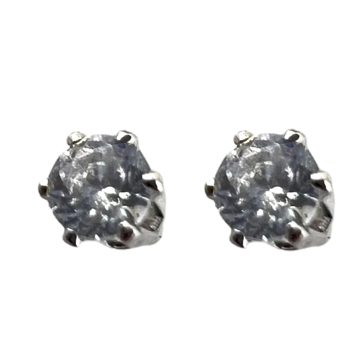 گوشواره زنانه نگین تک، ظریف و درخشان با طرح ژوپینگ