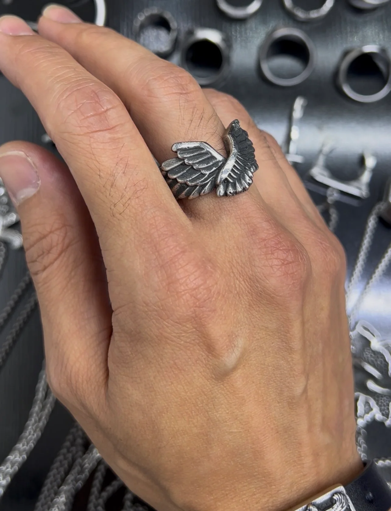 انگشتر مردانه طرح بال عقاب، استایلی خاص و متفاوت