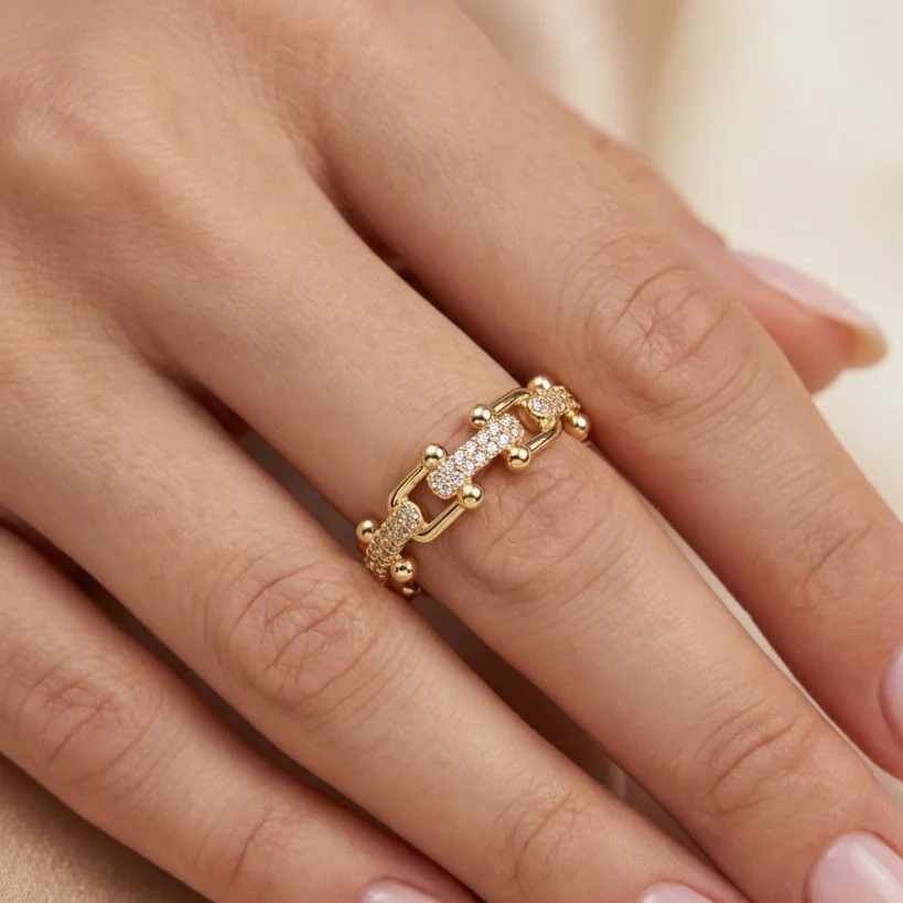 انگشتر زنانه مدل لینکا پیور طرح طلا با نگین درخشان