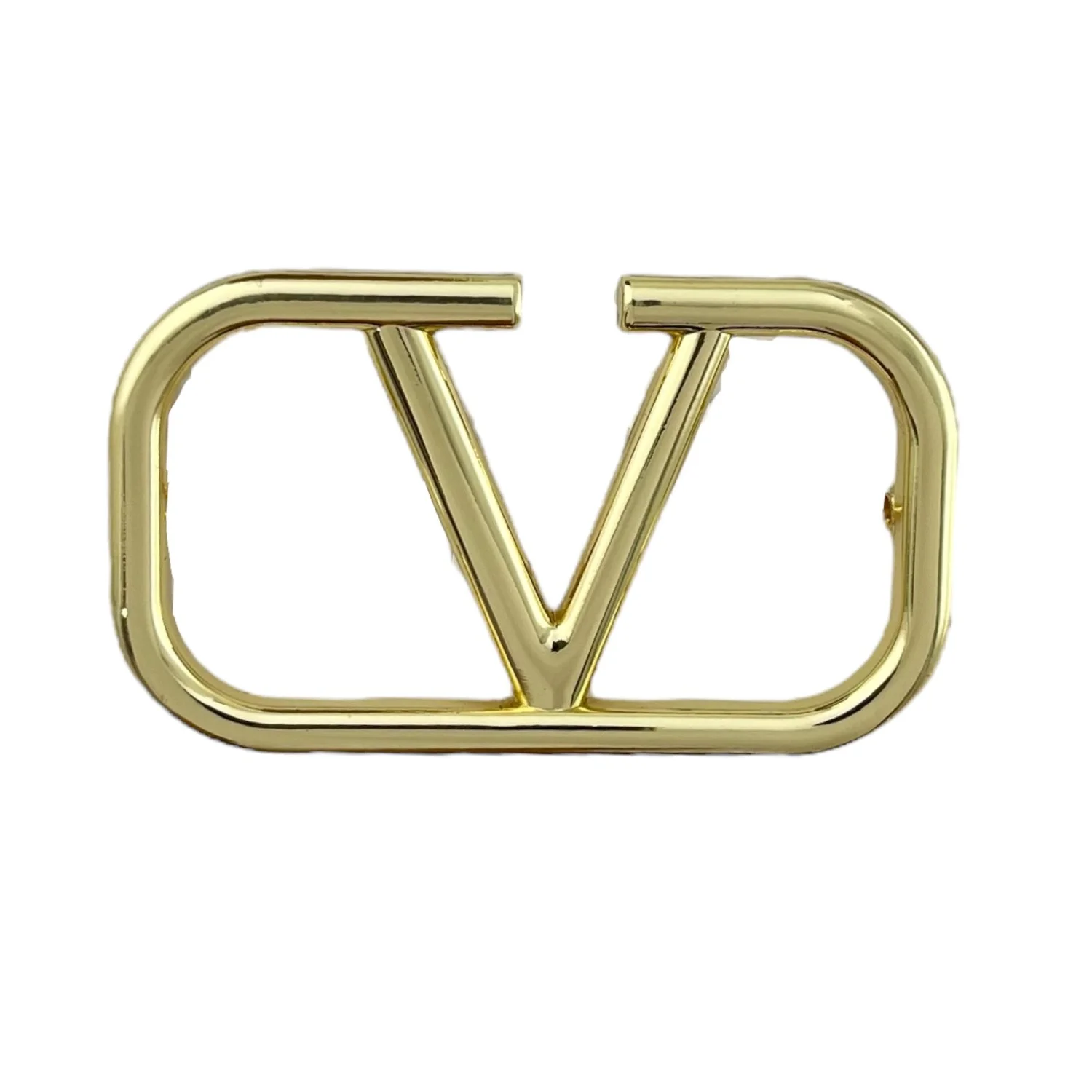 گل سینه زنانه طرح ولنتینو، ظرافت در اوج سادگی 