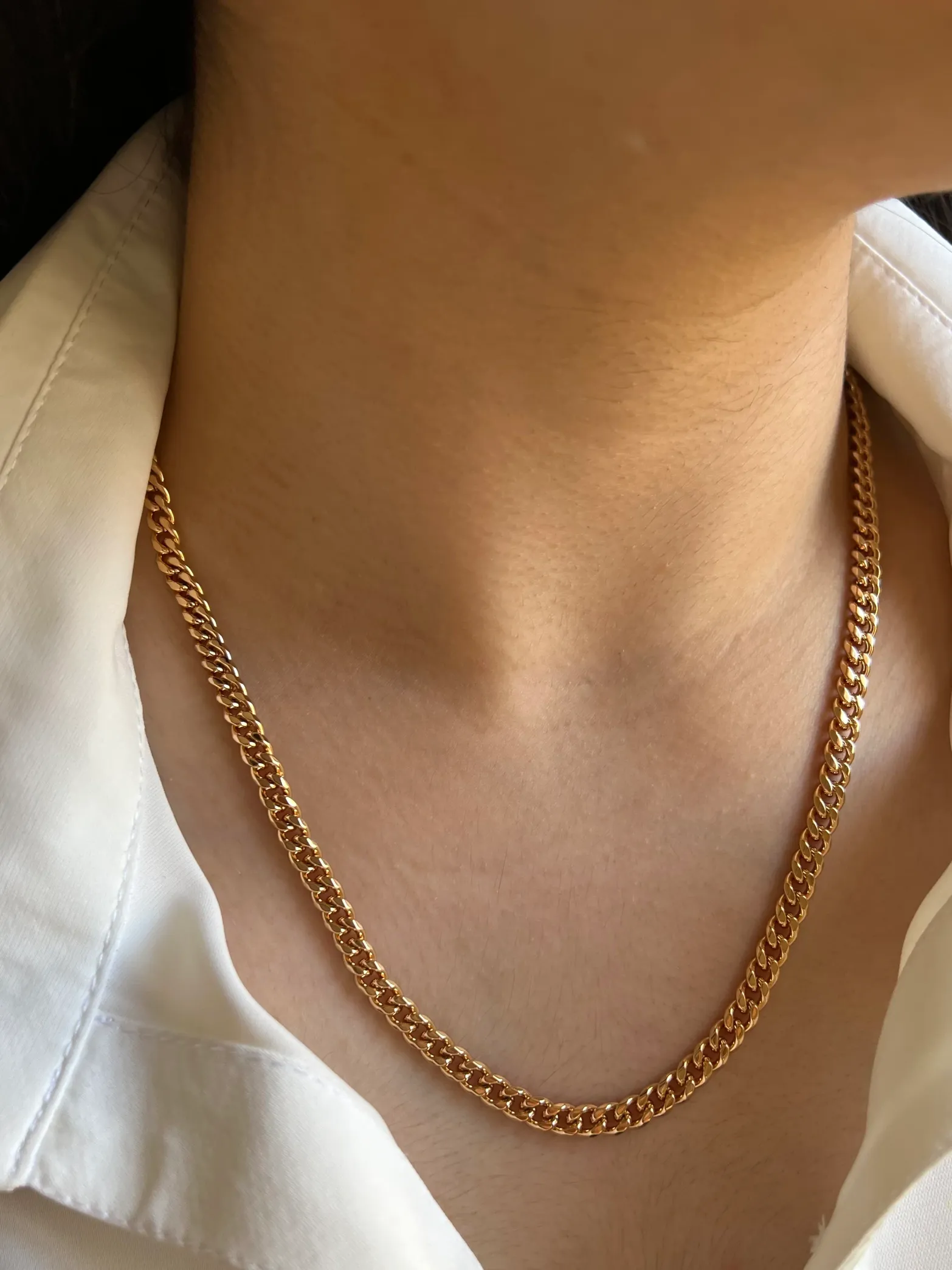 گردنبند کارتیه با بافت طلایی درخشان - انتخاب بی‌نظیر