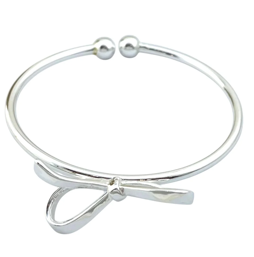 دستبند بنگل زنانه مدل آرگنتِی طرح پاپیون نقرهای