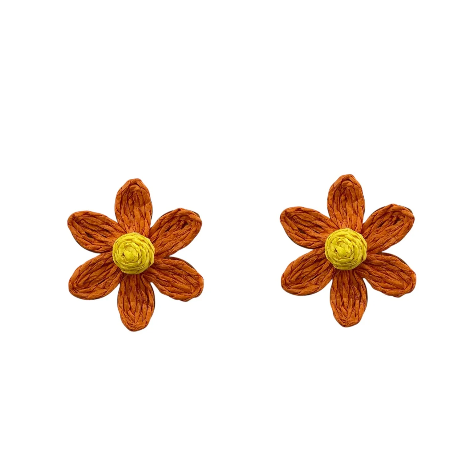 گوشواره زنانه طرح گل، انتخابی شیک و متفاوت