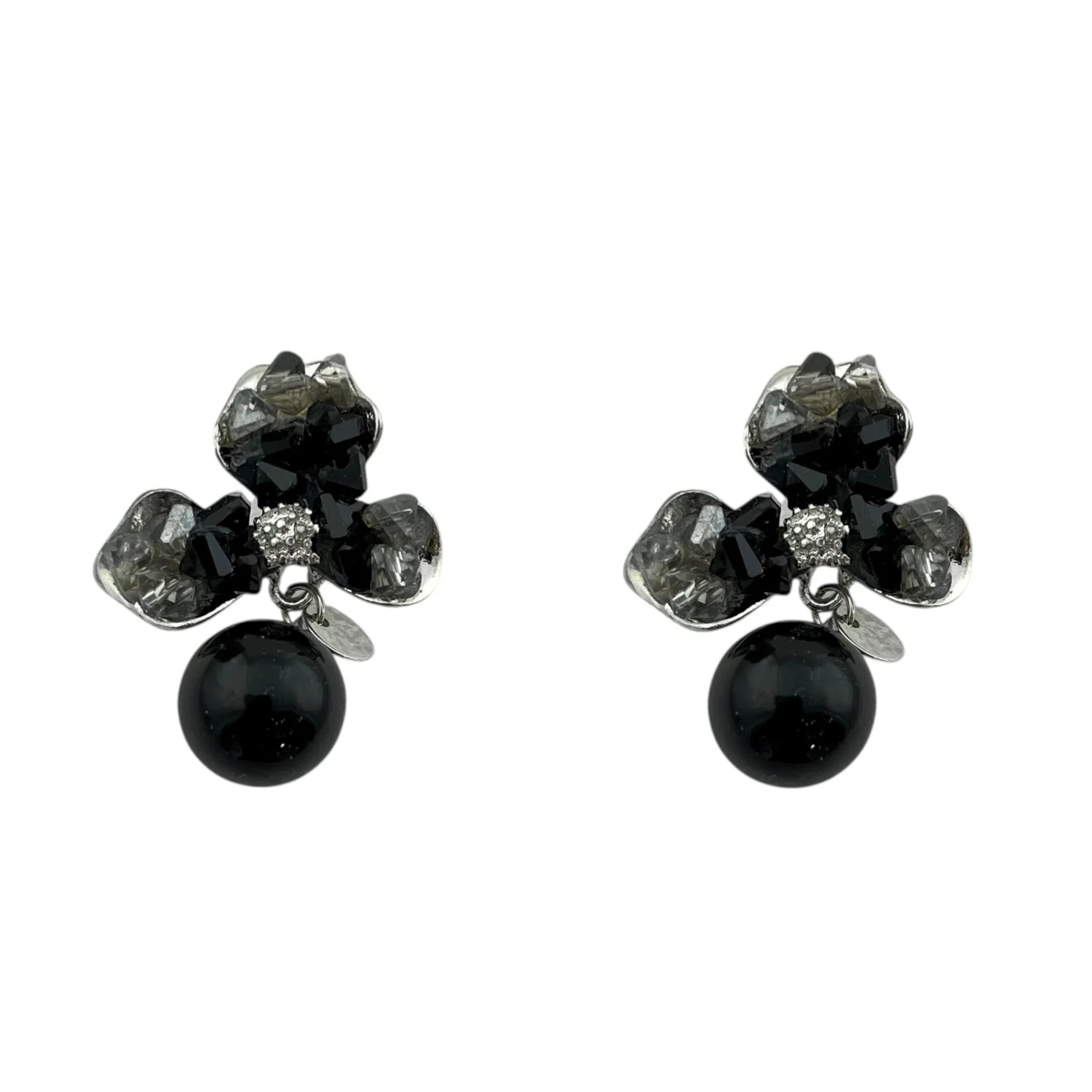 گوشواره زنانه طرح گل و مروارید مشکی، ظرافت بی‌نظیر