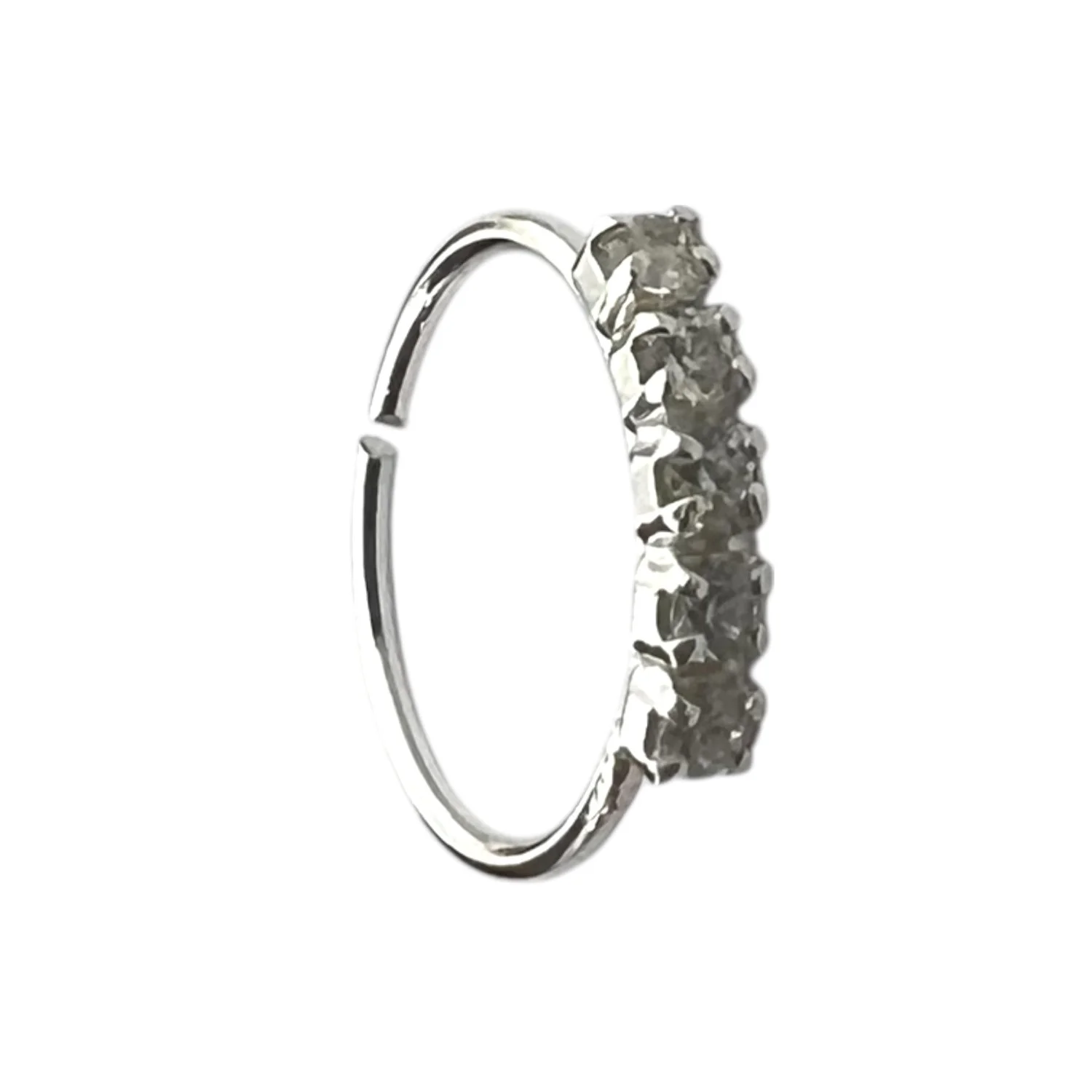 پیرسینگ بینی نقره ای حلقه ای با نگین ظریف