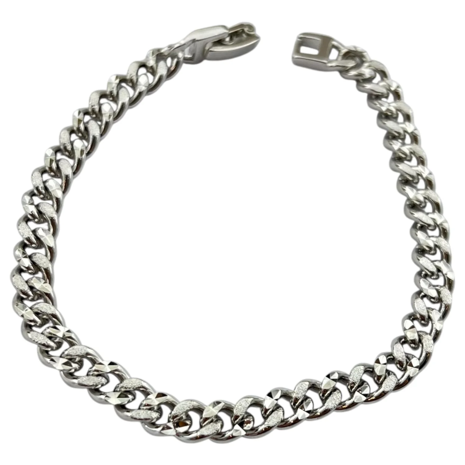 دستبند زنانه طرح کارتیه با رنگ نقرهای درخشان و کیفیت عالی