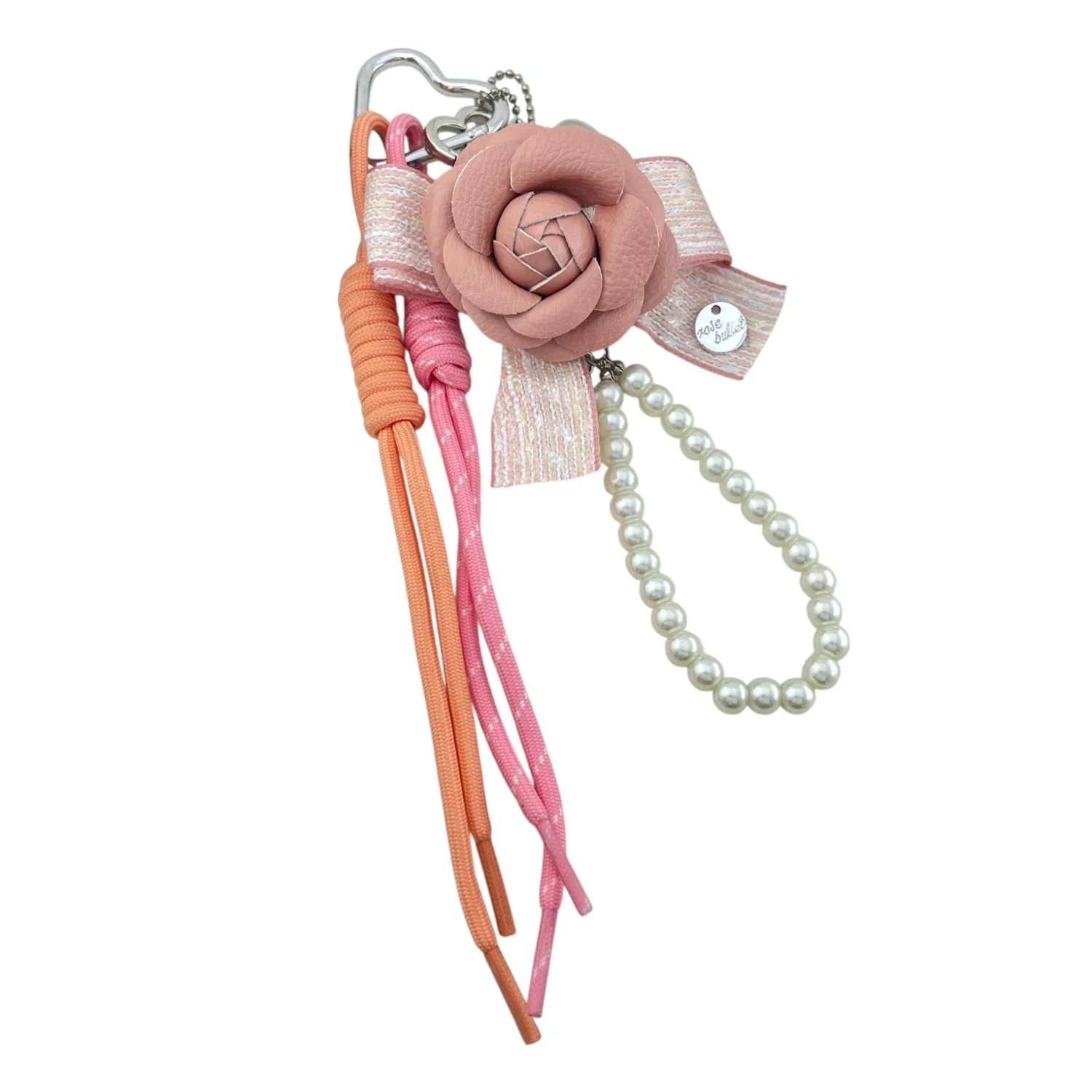 آویز کیف گلدار و مرواریدی چارم بگ، ظاهری شیک و خاص