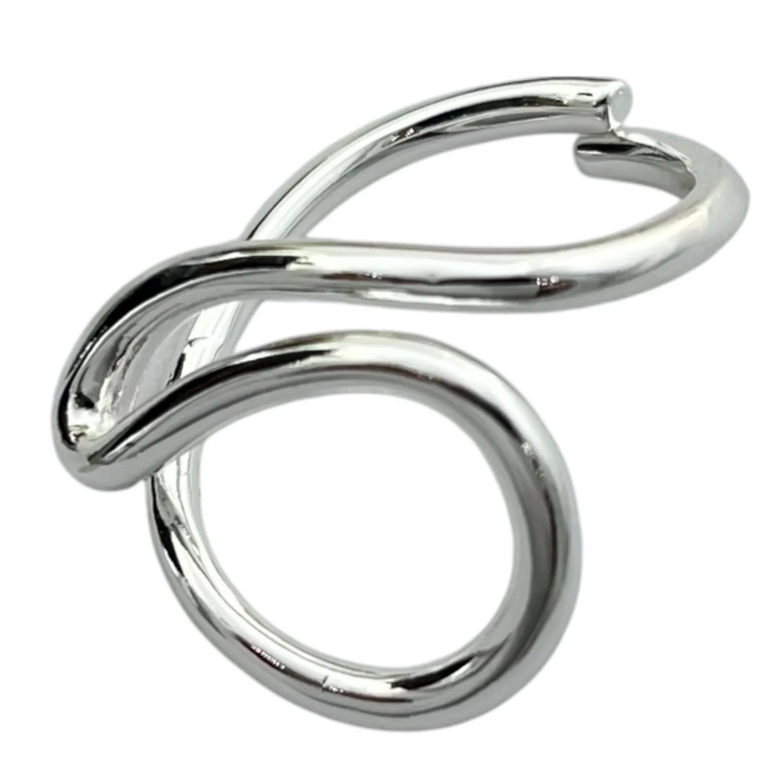 انگشتر زنانه مینیمال با طرح پیچی زیبا و چشم نواز