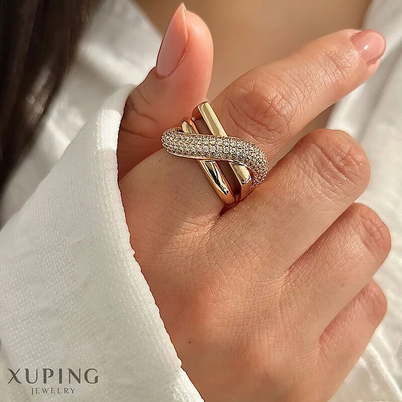 انگشتر زنانه طرح مورب نگین دار مدل ژوپینگ Xuping