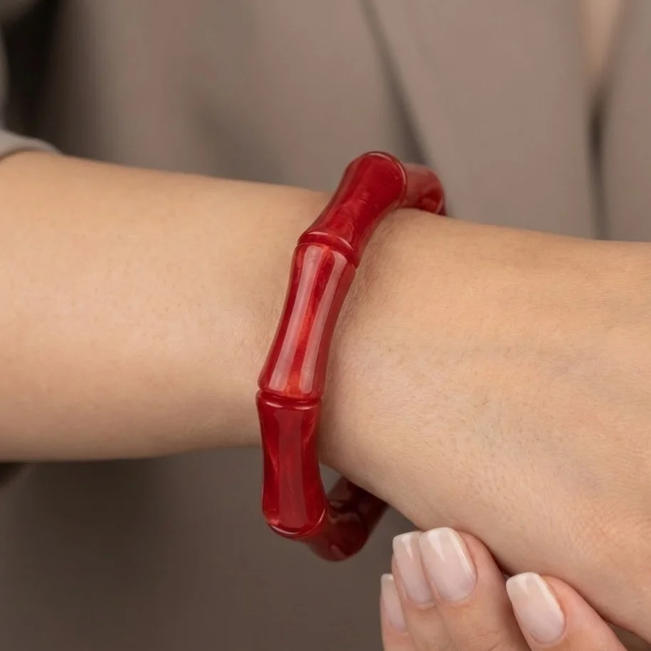 دستبند زنانه بنگل رزینی مدل روبینلا طرح بامبو