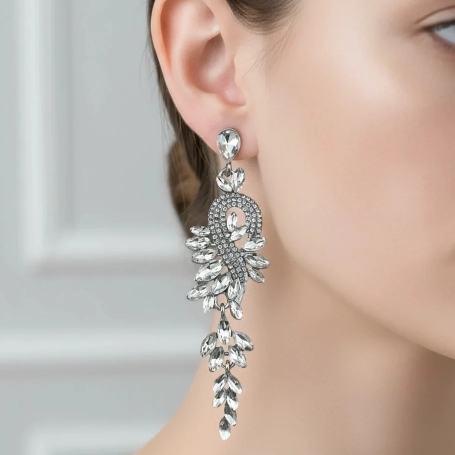 گوشواره آویز مجلسی زنانه مدل الاریس طرح جواهری نگین‌دار