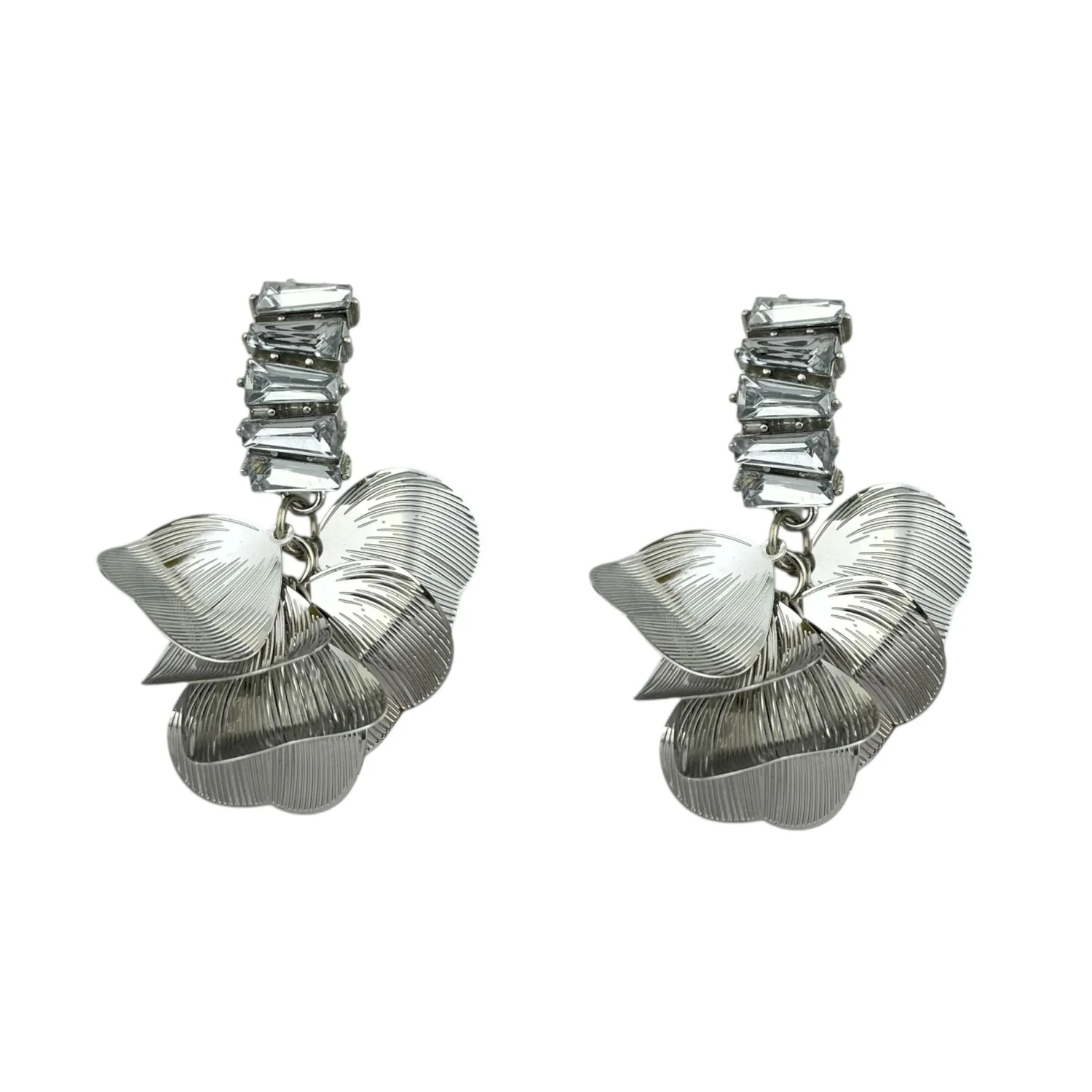 گوشواره آویز طرح برگ زنانه، ظرافت در اوج زیبایی