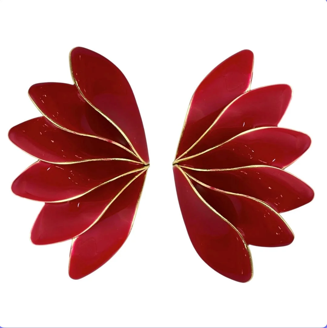 گوشواره زنانه طرح بال پروانهای مدل آوانیا