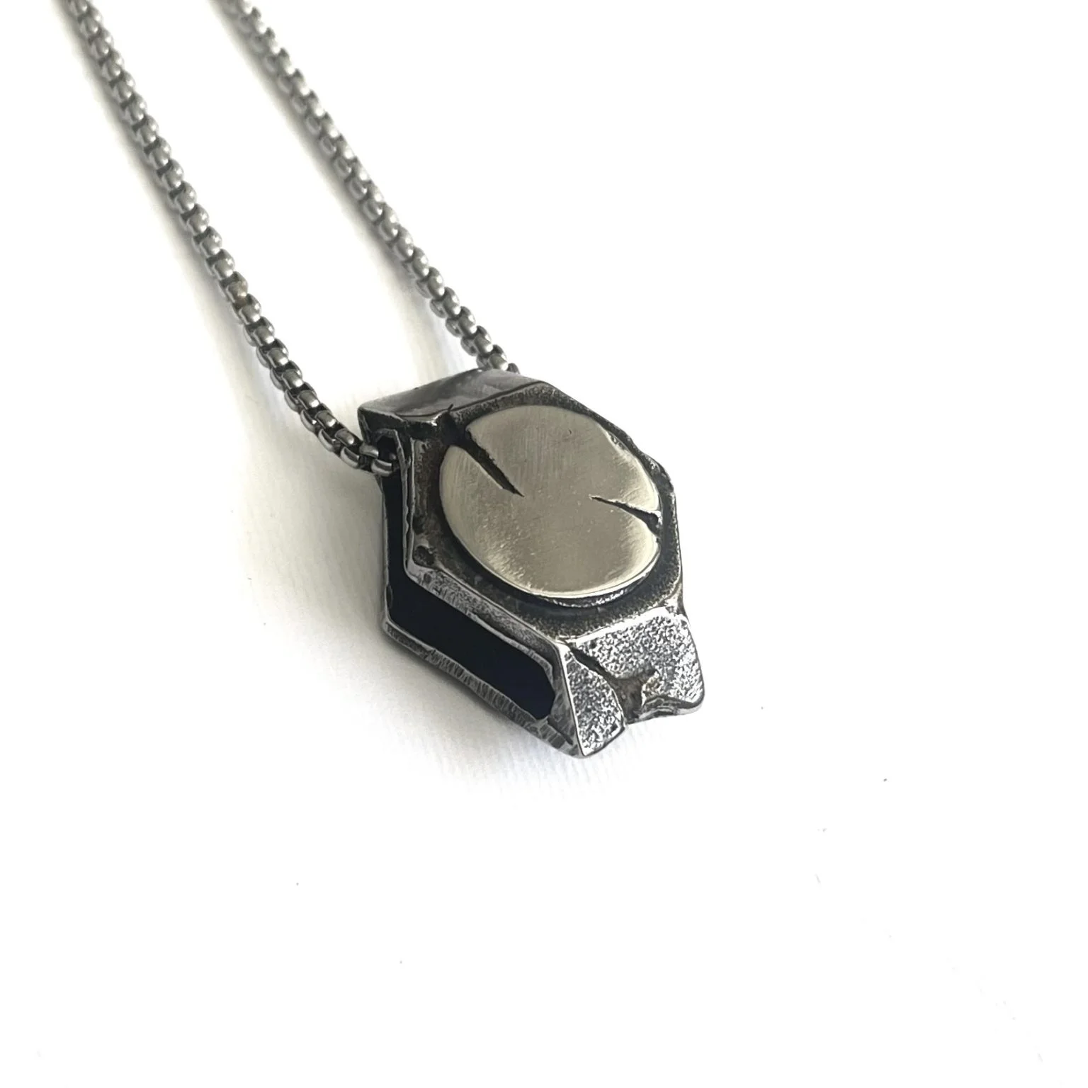 گردنبند مردانه طرح ساعت گرند، با استایل مدرن و خاص