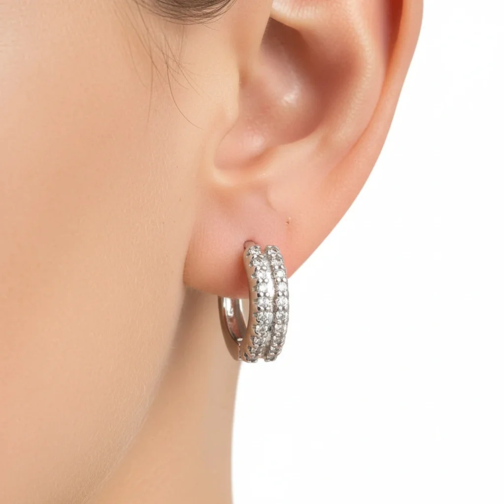 گوشواره حلقهای زنانه ژوپینگ مدل سپهرک طرح جواهری نگیندار نقرهای دو ردیفه