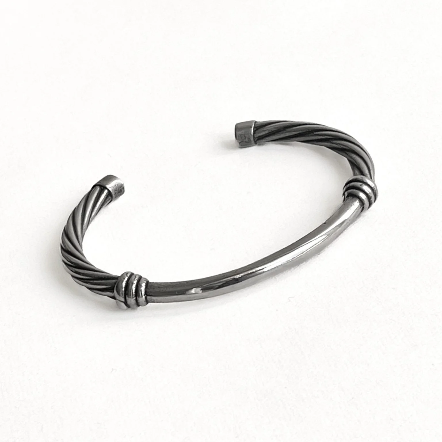 دستبند بنگل مردانه یورمن، استایل خاص و مدرن