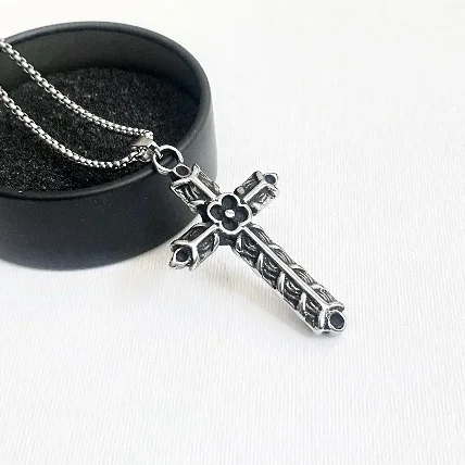 گردنبند مردانه طرح صلیب اتلستین با زنجیر استیل