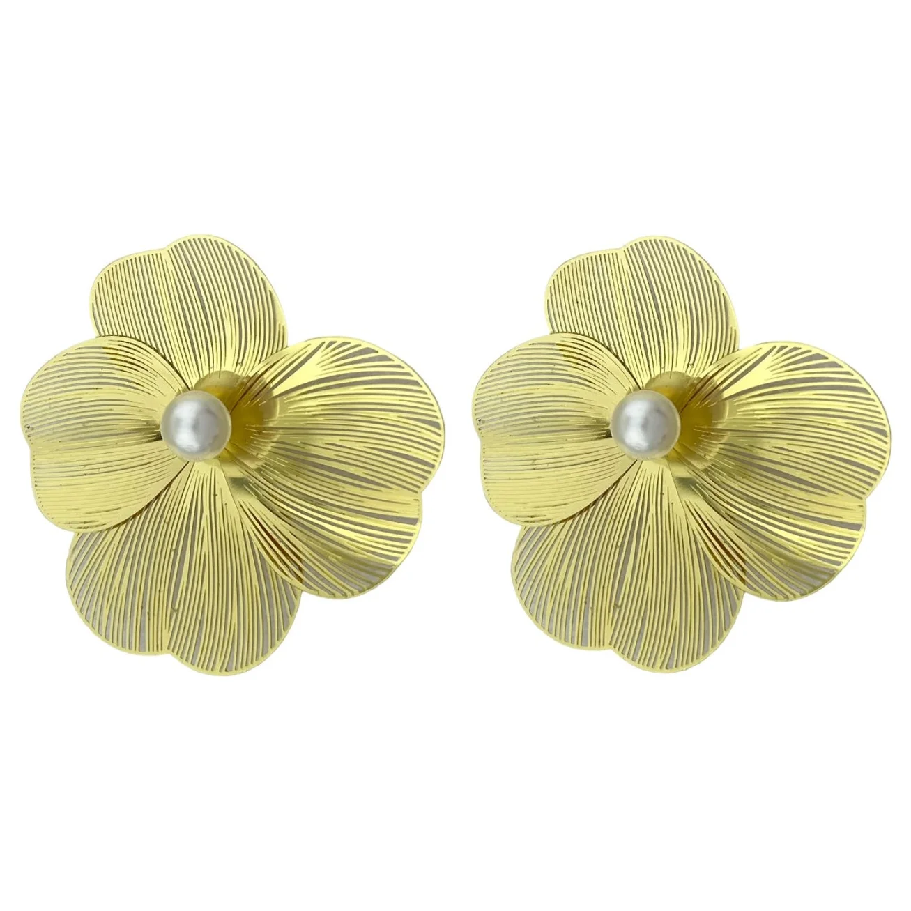 گوشواره زنانه طرح گل با جلوه طلایی