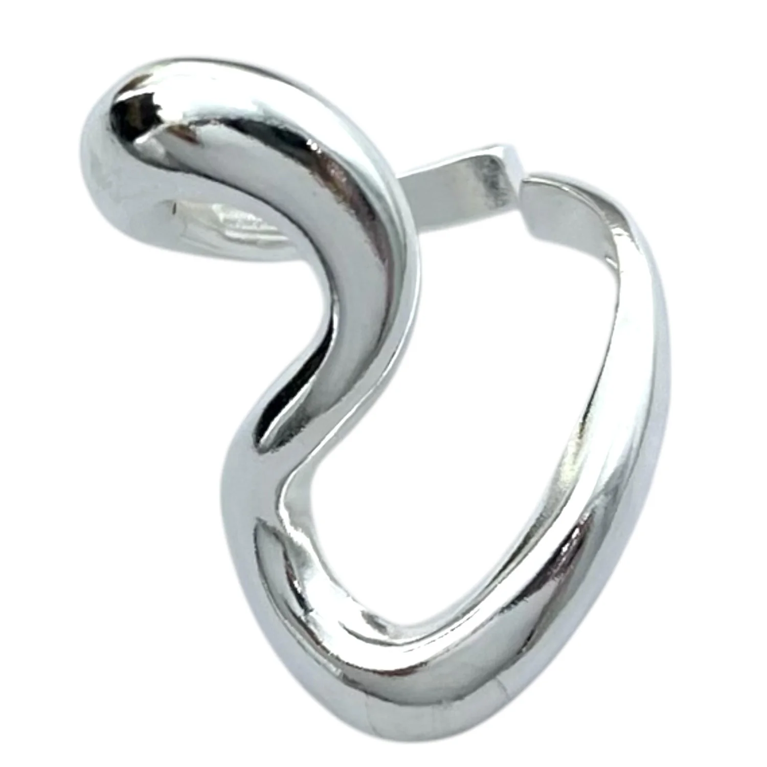 انگشتر زنانه با طرح موج، یک انتخاب مینیمال و شیک