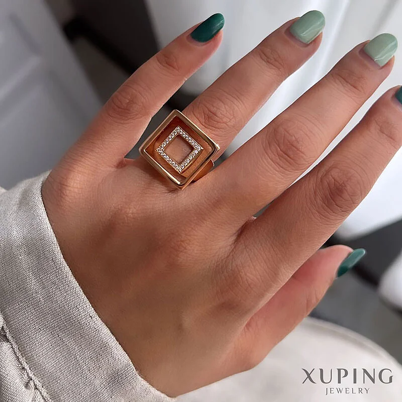 انگشتر زنانه ژوپینگ با طرح مربعی مینیمال و نگین های ظریف