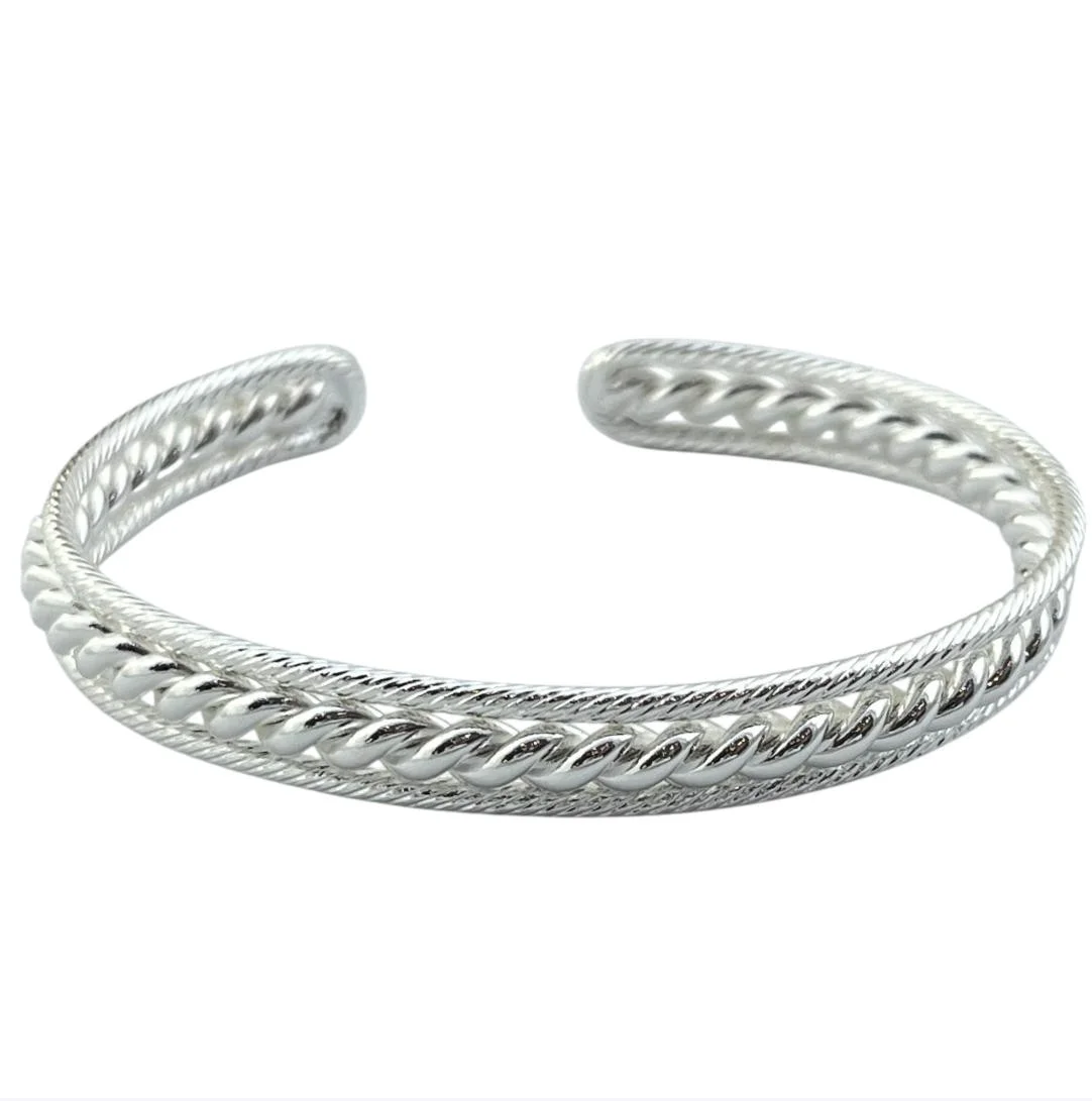 دستبند زنانه بنگل مدل لِیورا طرح طنابی ظریف