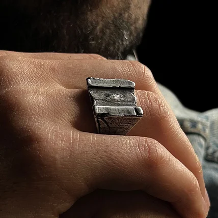 انگشتر مردانه طرح کاخ تچرا، اصیل و باشکوه