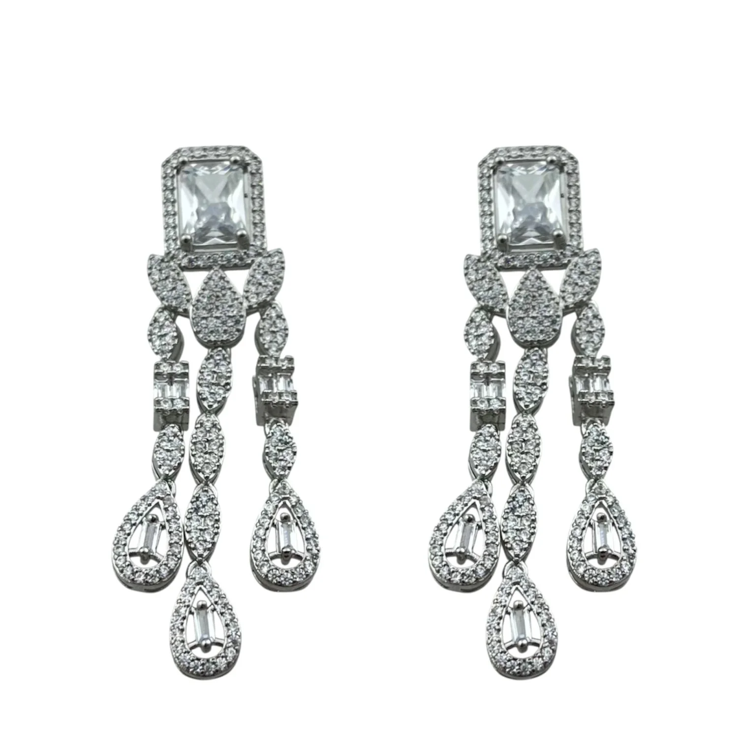 گوشواره زنانه جواهری، درخشش بی‌نظیر در هر نگاه 