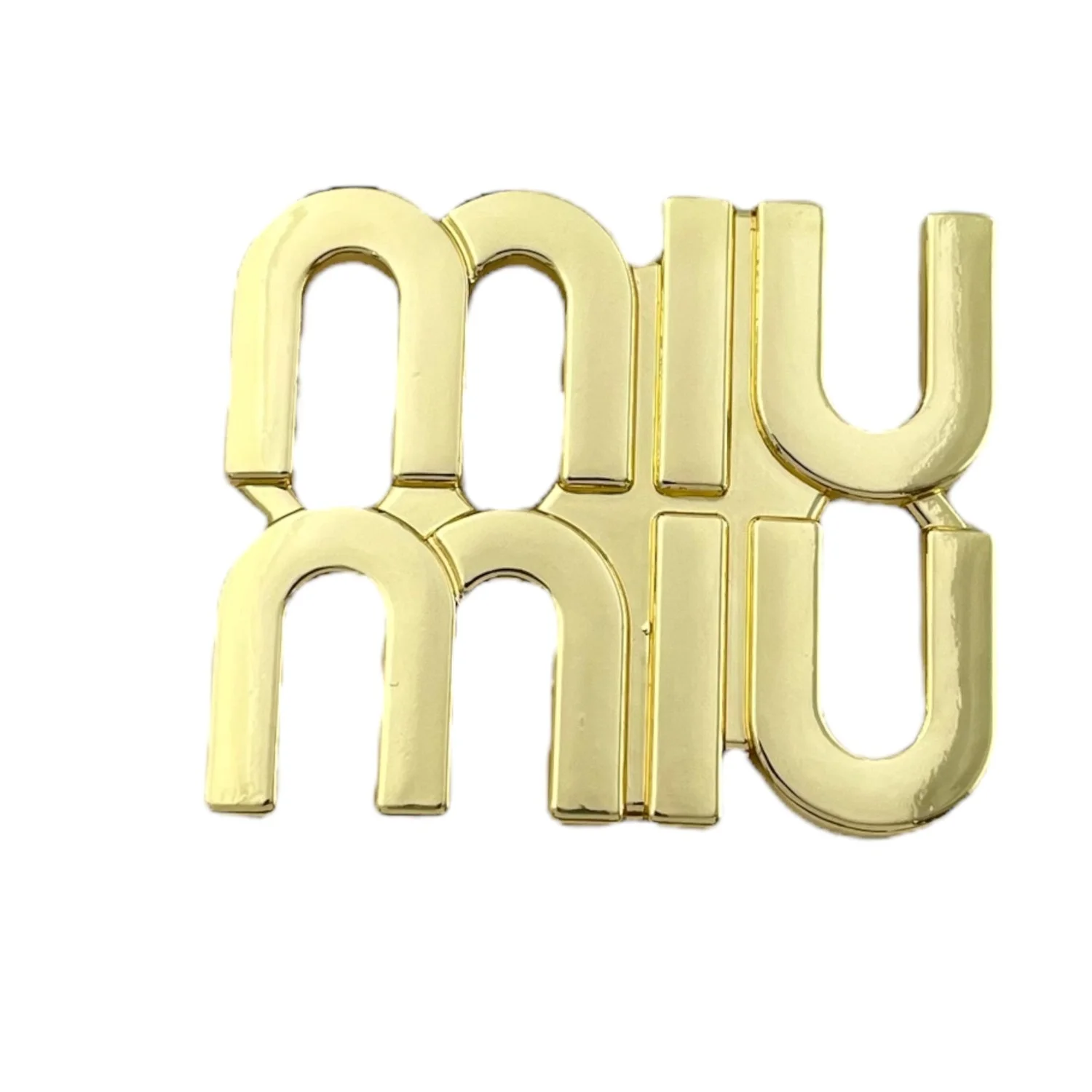 گل سینه زنانه طرح میو میو، ظاهری شیک و خاص