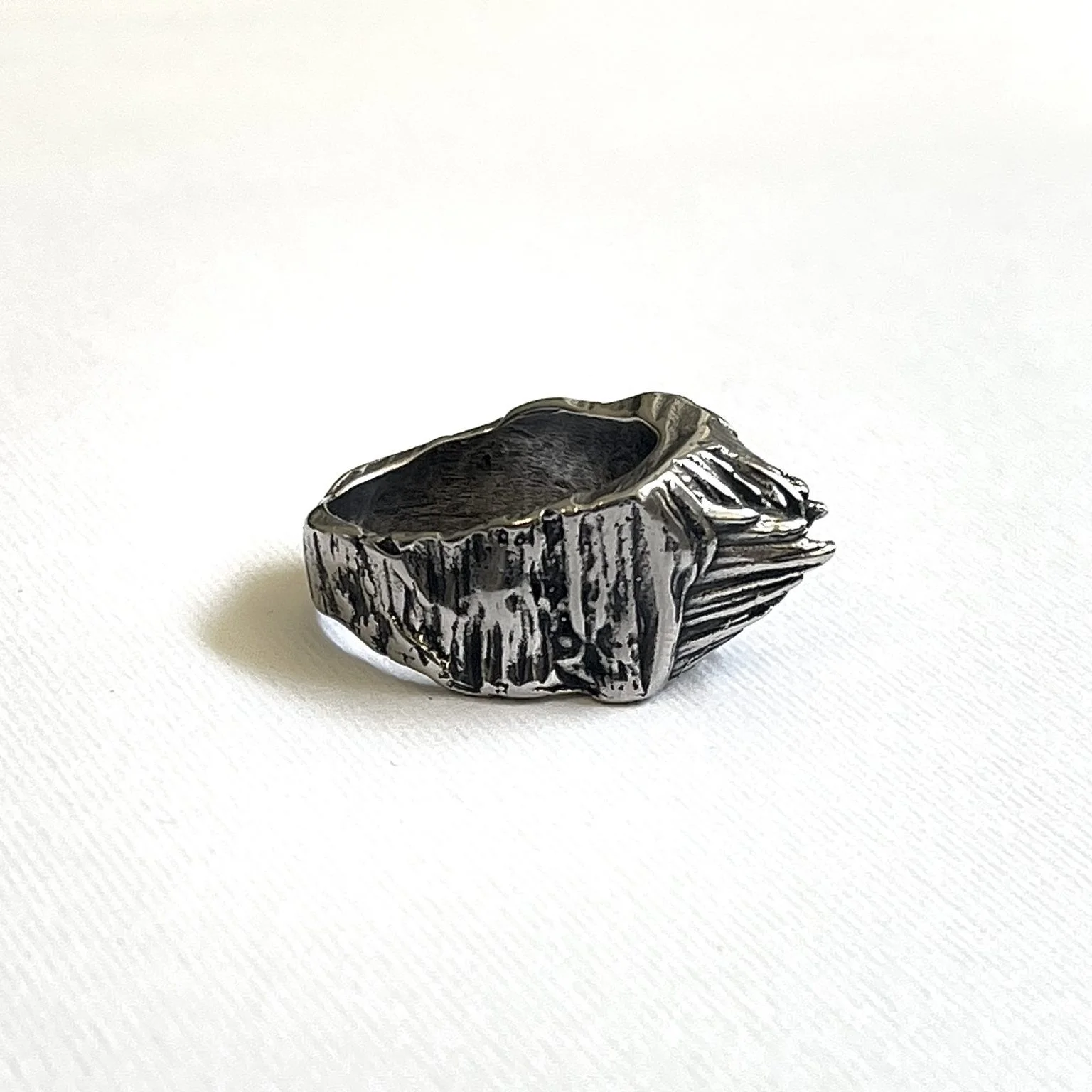 انگشتر مردانه طرح صخره کوهستان، استایل خاص و شیک