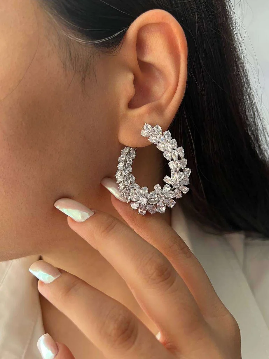 گوشواره زنانه مدل جواهری، درخشش خیره کننده برای بانوان شیک پوش