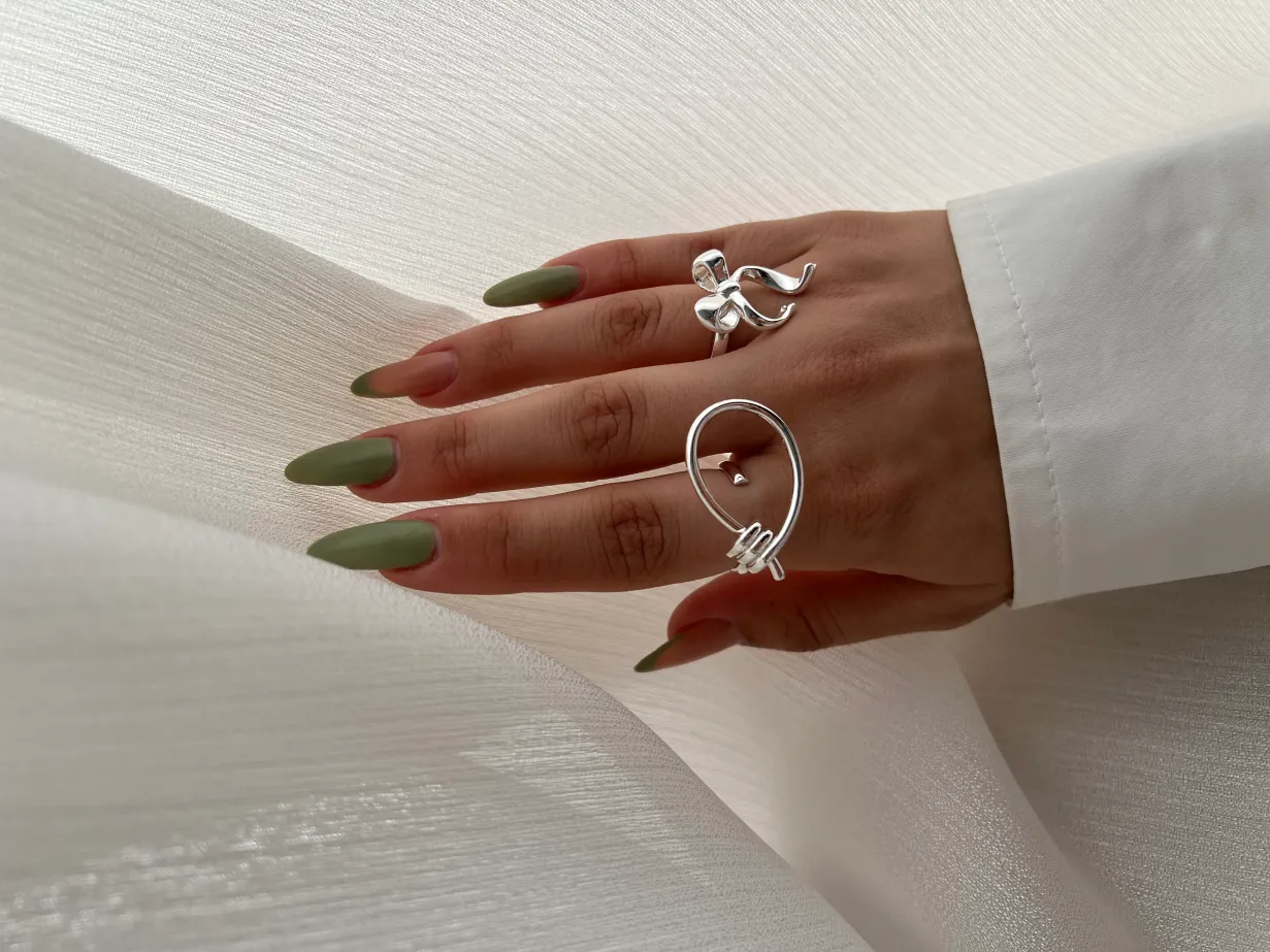 انگشتر مینیمال طرح پاپیون و نهنگ، زیبایی در عین سادگی