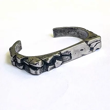 دستبند بنگل مردانه طرح هخامنش، استایلی باستانی برای مردان مدرن