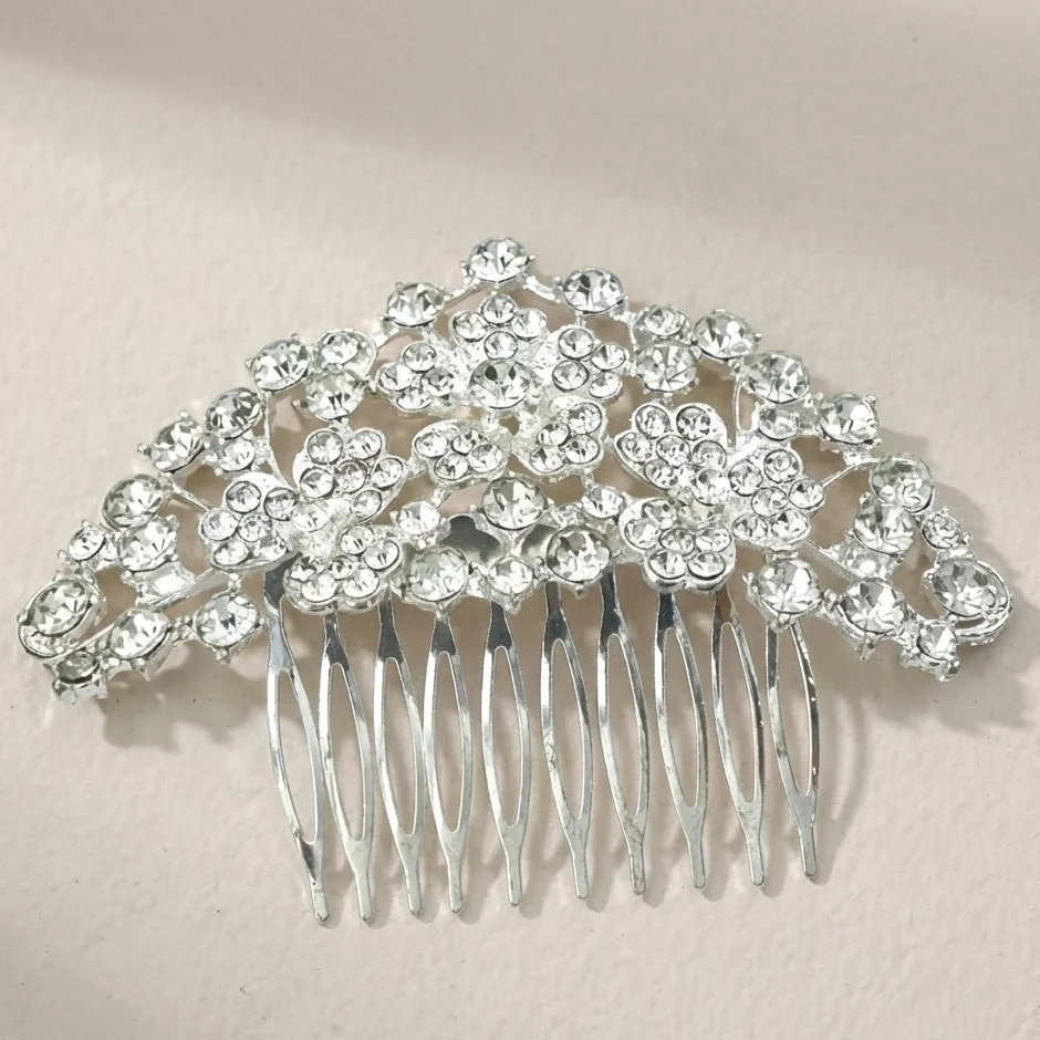 تاج و شانه مو زنانه نگین‌دار جواهری مدل اِلوینا نقره‌ای