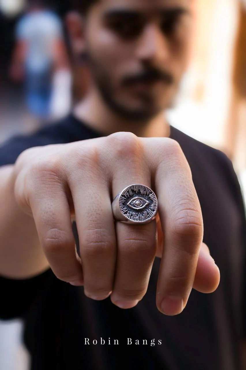 انگشتر مردانه طرح چشم کیهان، استایل خاص و منحصربه‌فرد