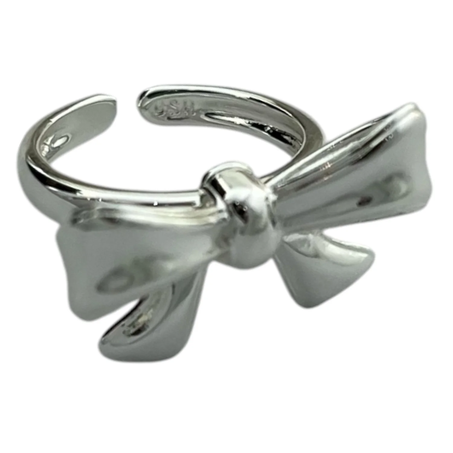 انگشتر زنانه طرح پاپیون با روکش نقره و استایل مینیمال