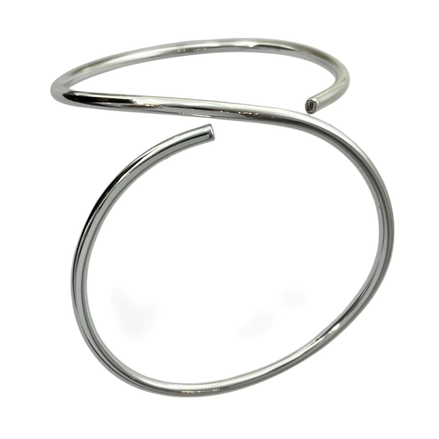 دستبند زنانه بنگل با طرح پیچی، ظرافت مدرن برای استایلی خاص