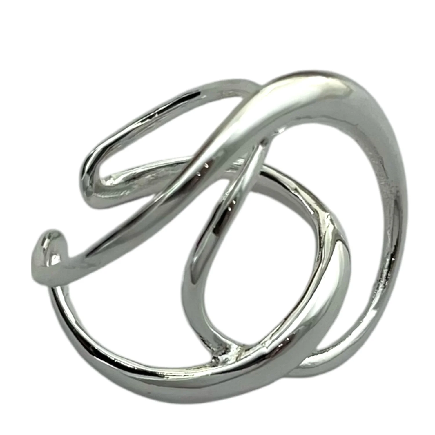 انگشتر زنانه مینیمال با طرح پیچی نقرهای