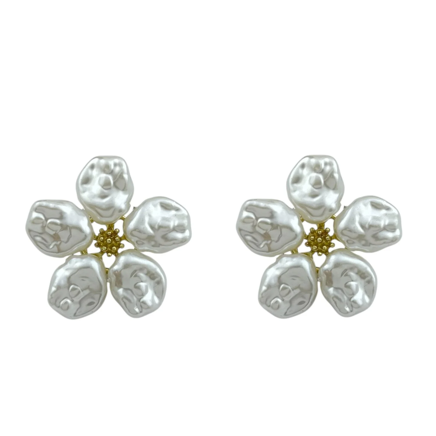 گوشواره زنانه طرح گل مرواریدی، جلوه‌ای از لطافت و زیبایی